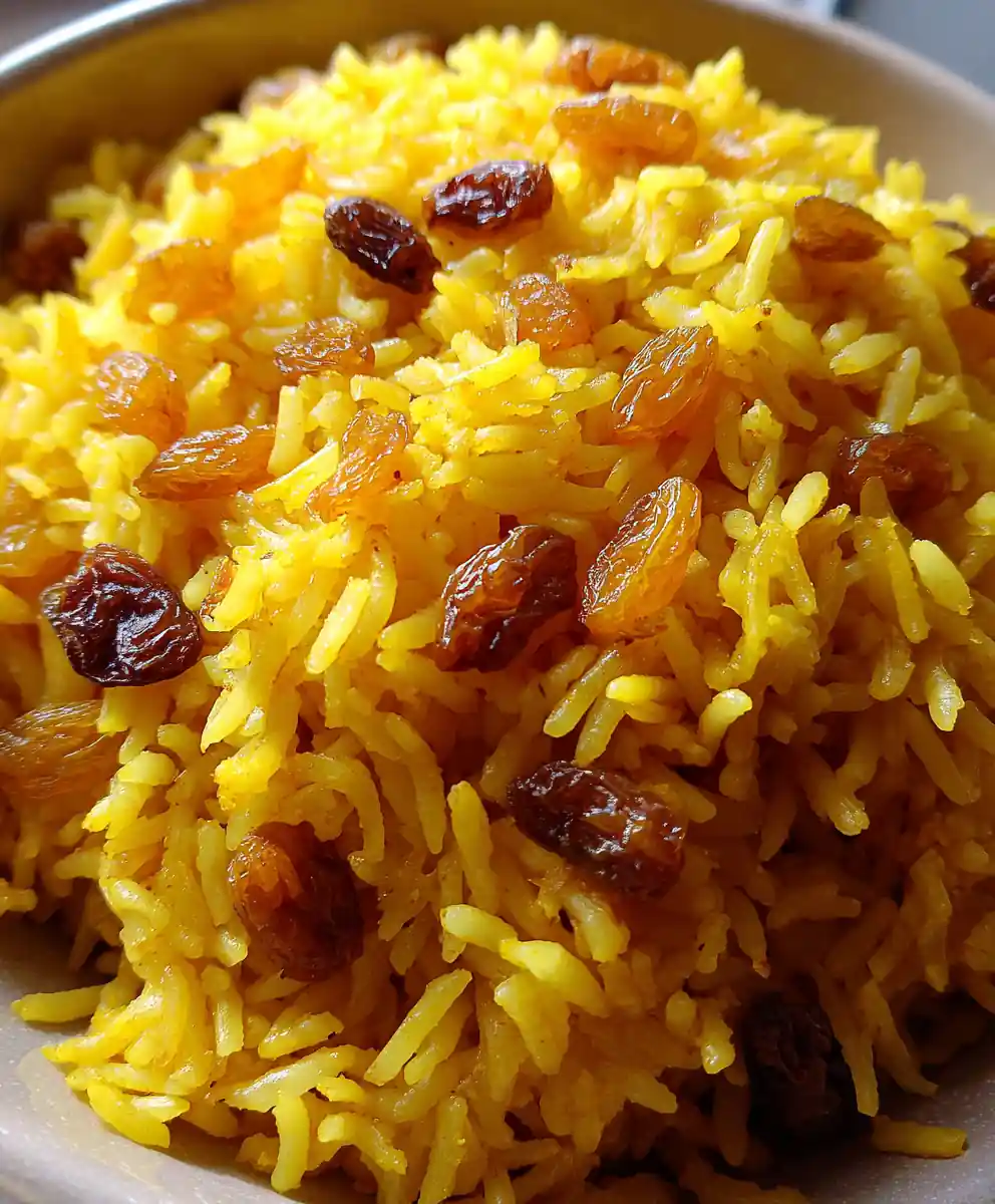 Turmeric Rice Recipe With Golden Raisin Studs 5 turmeric rice recipe with Golden Raisin Studs