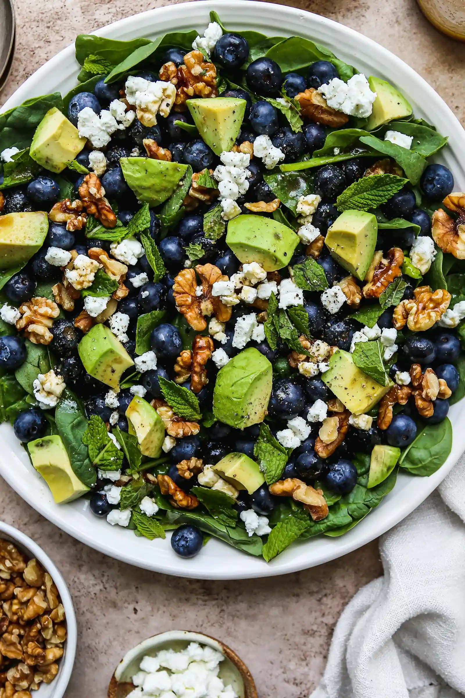 Frischer Spinat-Blaubeersalat mit Balsamico-Dressing 3 Recipe image