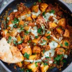 Aloo Masala Rezept: Pikantes Kartoffel-Curry mit Minz-Dip 4 Aloo Masala Rezept: Pikantes Kartoffel-Curry mit Minz-Dip