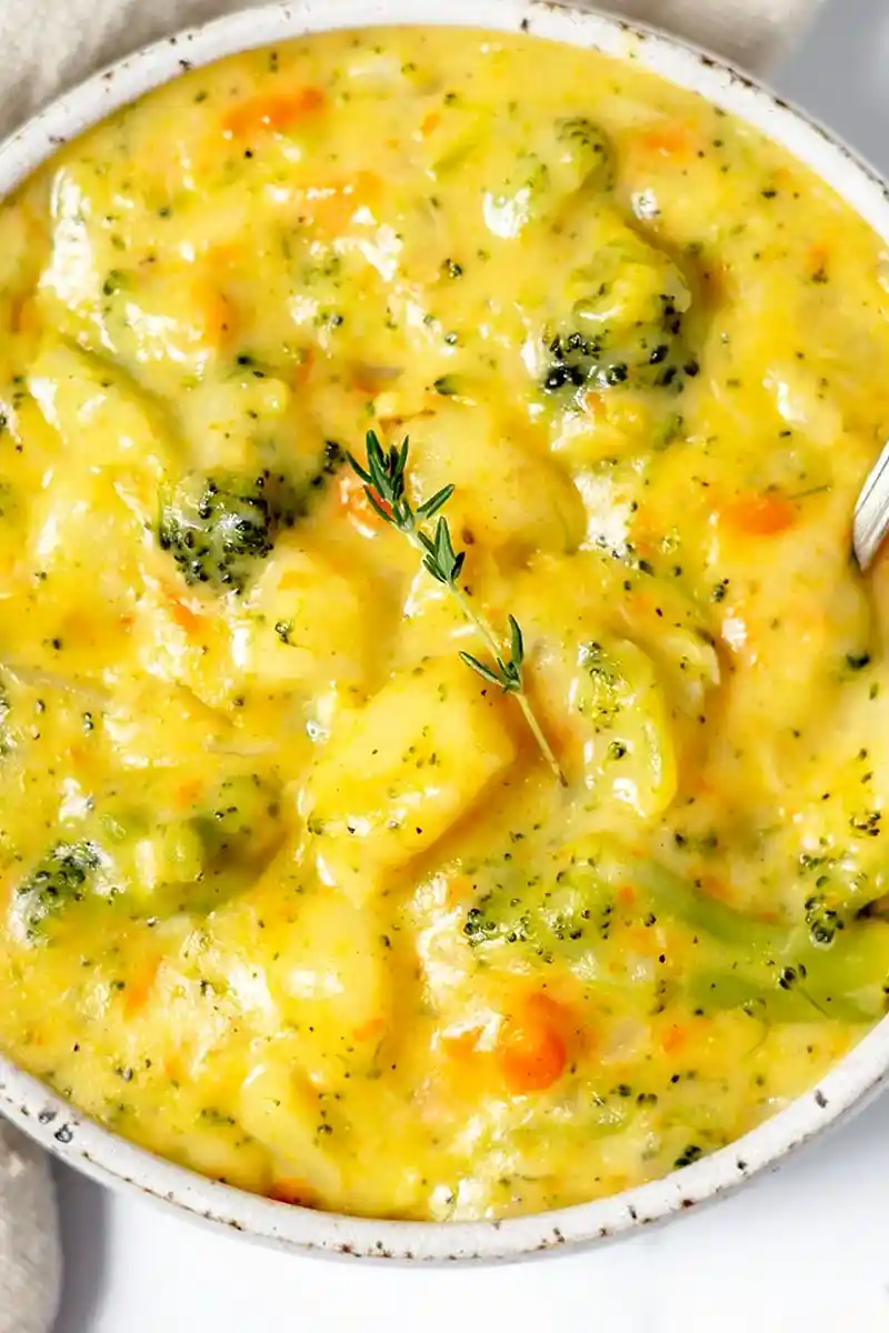 Herzhafte Brokkoli-Kartoffel-Käsesuppe 3 Recipe image