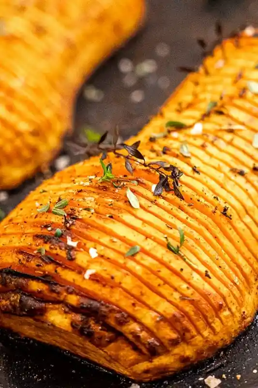 Butternut-Kürbis im Hasselback-Stil: Einfach und aromatisch 3 Recipe image