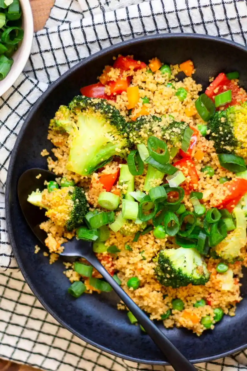 Bunte Couscous-Gemüsepfanne mit orientalischen Gewürzen 3 Recipe image