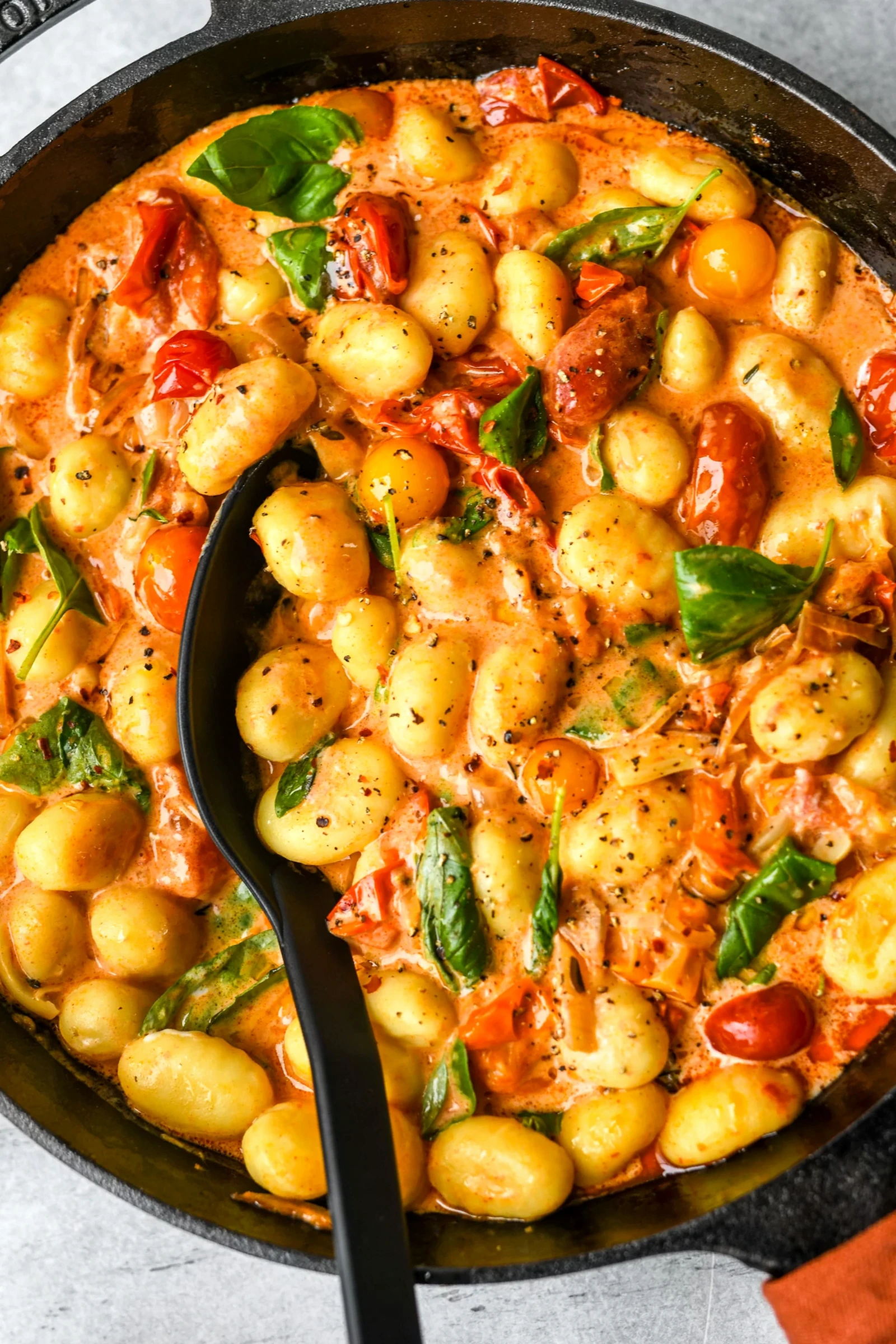 Cremige vegane Gnocchi aus der Pfanne mit Röstknoblauch und Kokoscreme 3 Recipe image