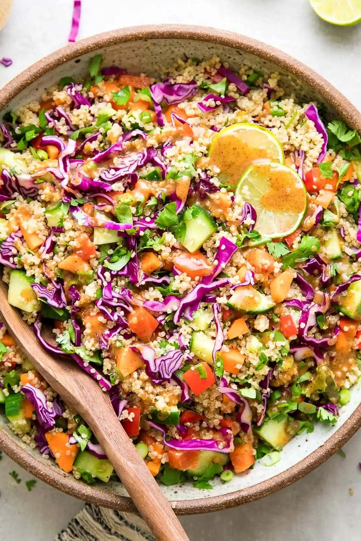 Knuspriger Thai Quinoa Salat mit Mandel-Limetten-Dressing 3 Recipe image