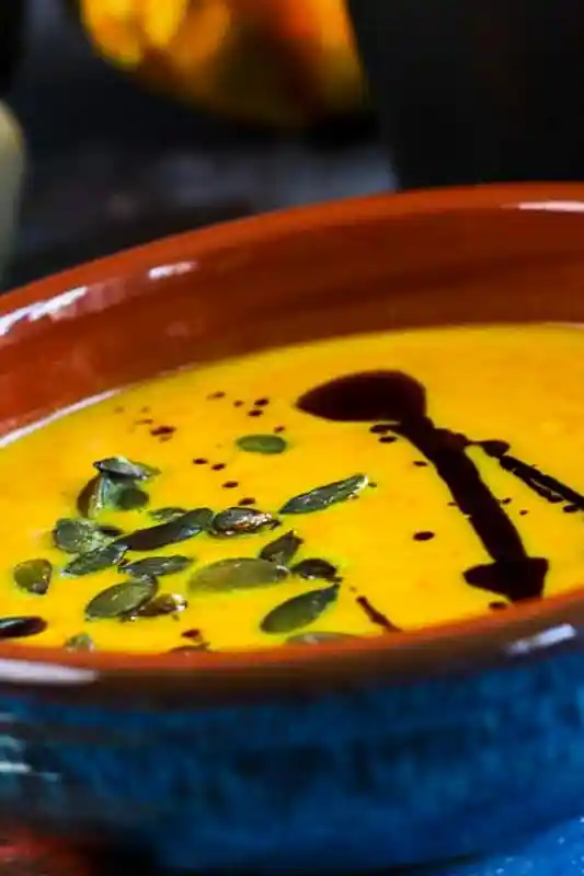 Cremige Kürbissuppe mit Curry und orientalischen Gewürzen 3 Recipe image
