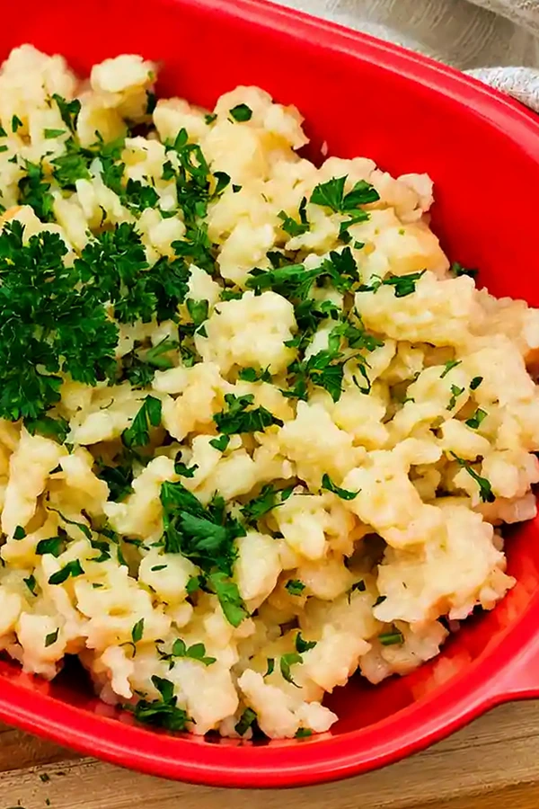 Hausgemachte deutsche Spätzle: Das klassische Eiernudel-Rezept 3 Recipe image
