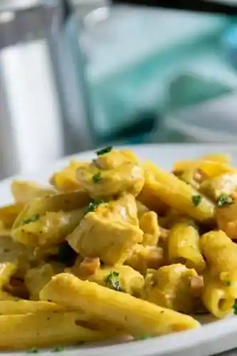 Cremige Curry-Hähnchen One Pot Pasta 3 Recipe image