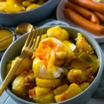 Herzhafter Kartoffelsalat mit Röstzwiebeln und Honig-Senf-Dressing 4 Herzhafter Kartoffelsalat mit Röstzwiebeln und Honig-Senf-Dressing