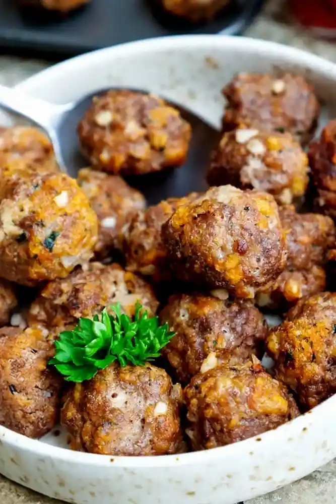 Saftige Rinderfrikadellen aus dem Backofen 3 Recipe image