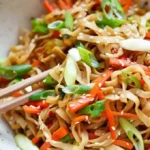 Gebratene Asia-Nudeln in 20 Minuten zubereiten 4 Gebratene Asia-Nudeln in 20 Minuten zubereiten