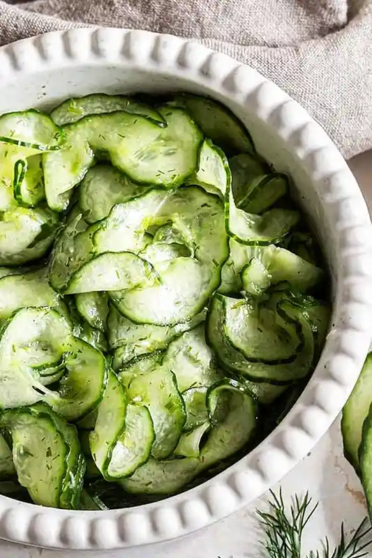 Klassischer Gurkensalat mit Essig, Öl und frischem Dill 3 Recipe image