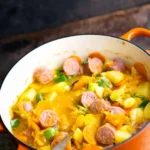 Deftiger Kürbis-Kartoffel-Eintopf mit Räucherwürstchen 4 Deftiger Kürbis-Kartoffel-Eintopf mit Räucherwürstchen