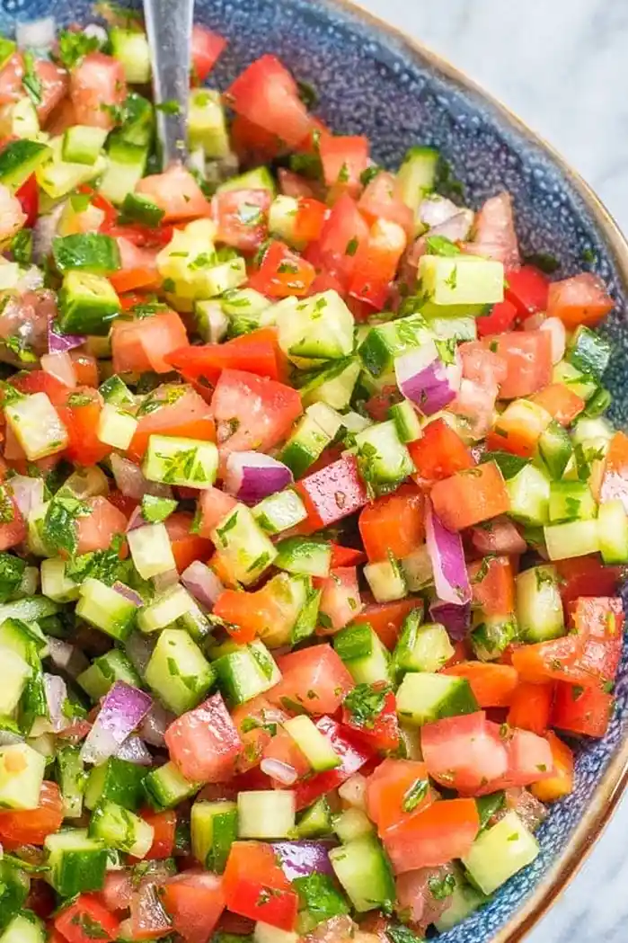 Erfrischender Israelischer Gemüsesalat 3 Recipe image