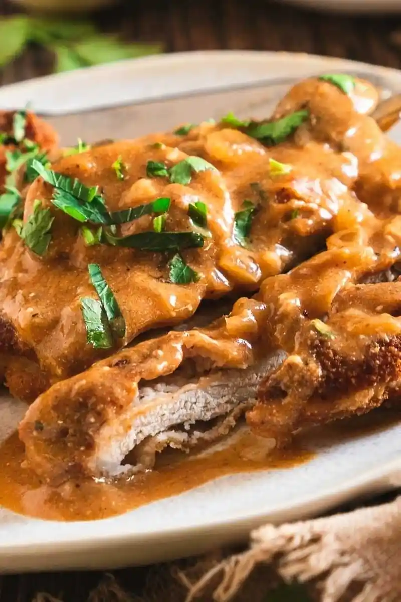 Klassisches Jägerschnitzel mit cremiger Champignon-Sauce 3 Recipe image