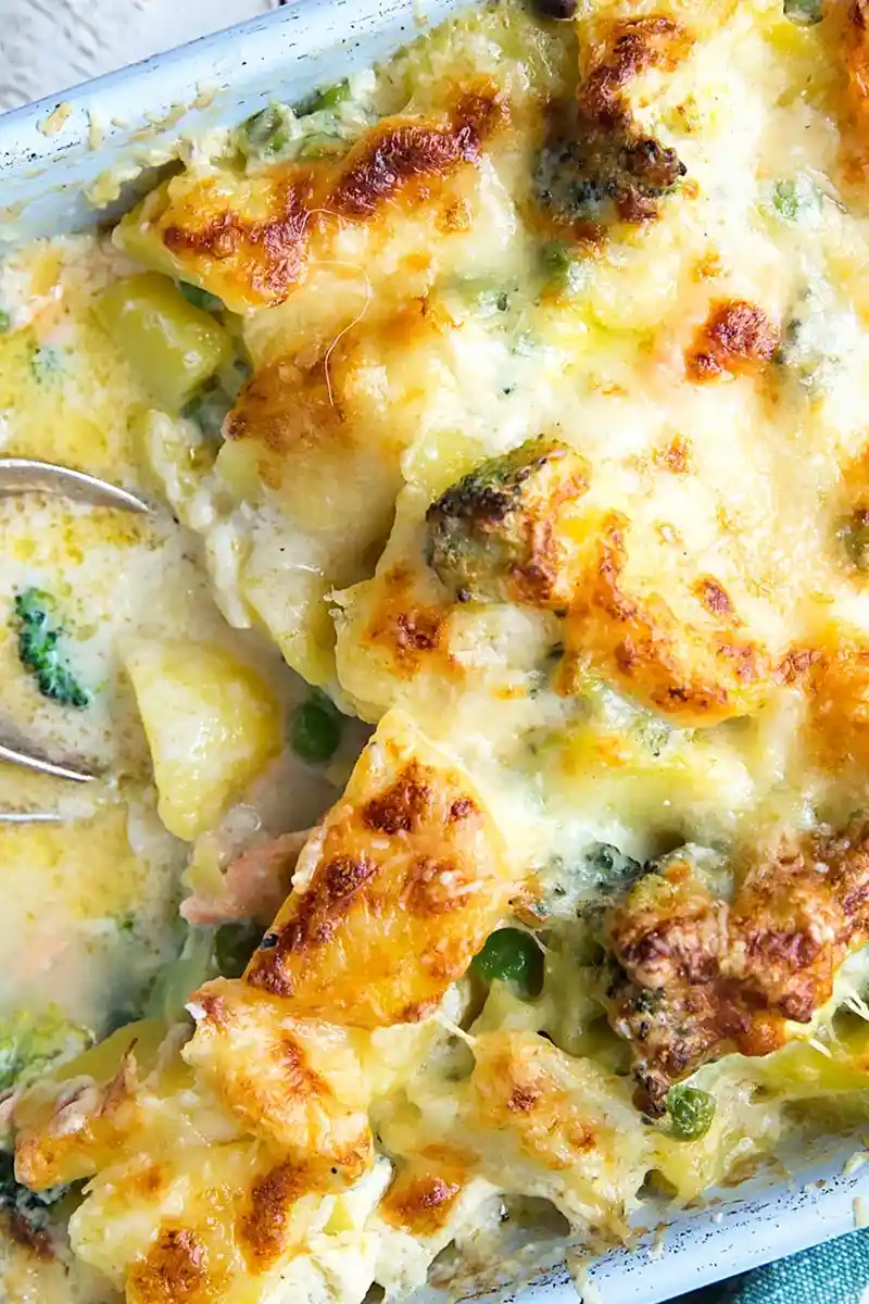Herzhafter Kartoffel-Brokkoli-Auflauf mit Lachs 3 Recipe image