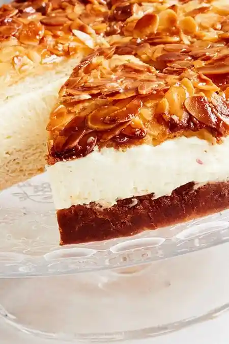 Klassischer Bienenstich mit Vanillecreme 3 Recipe image