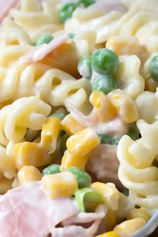 Klassischer Nudelsalat mit cremiger Joghurt-Mayonnaise 3 Recipe image