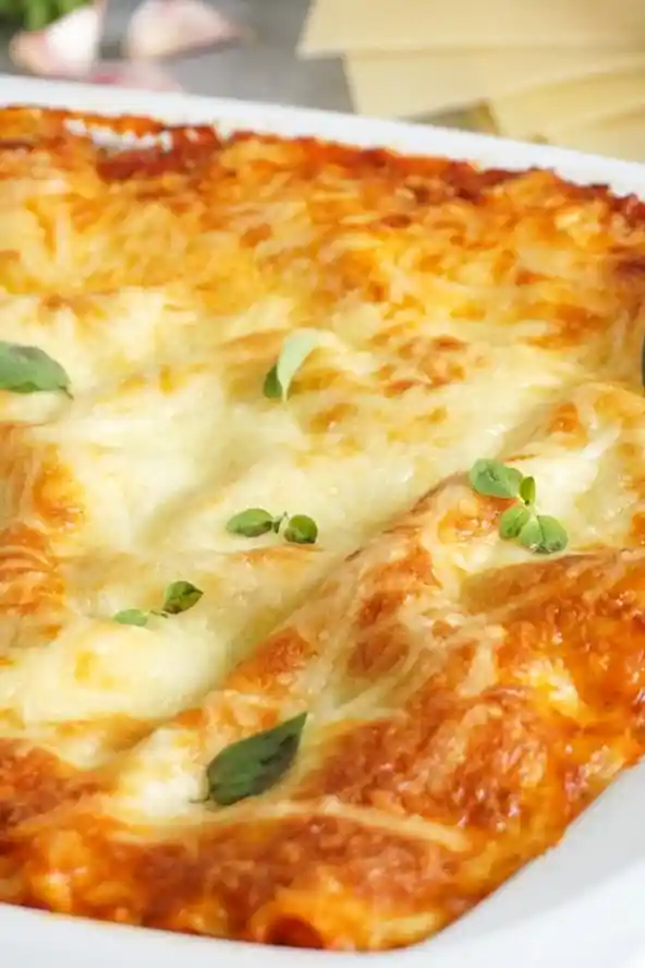 Klassische Lasagne mit hausgemachter Bechamelsauce und Bolognese 3 Recipe image