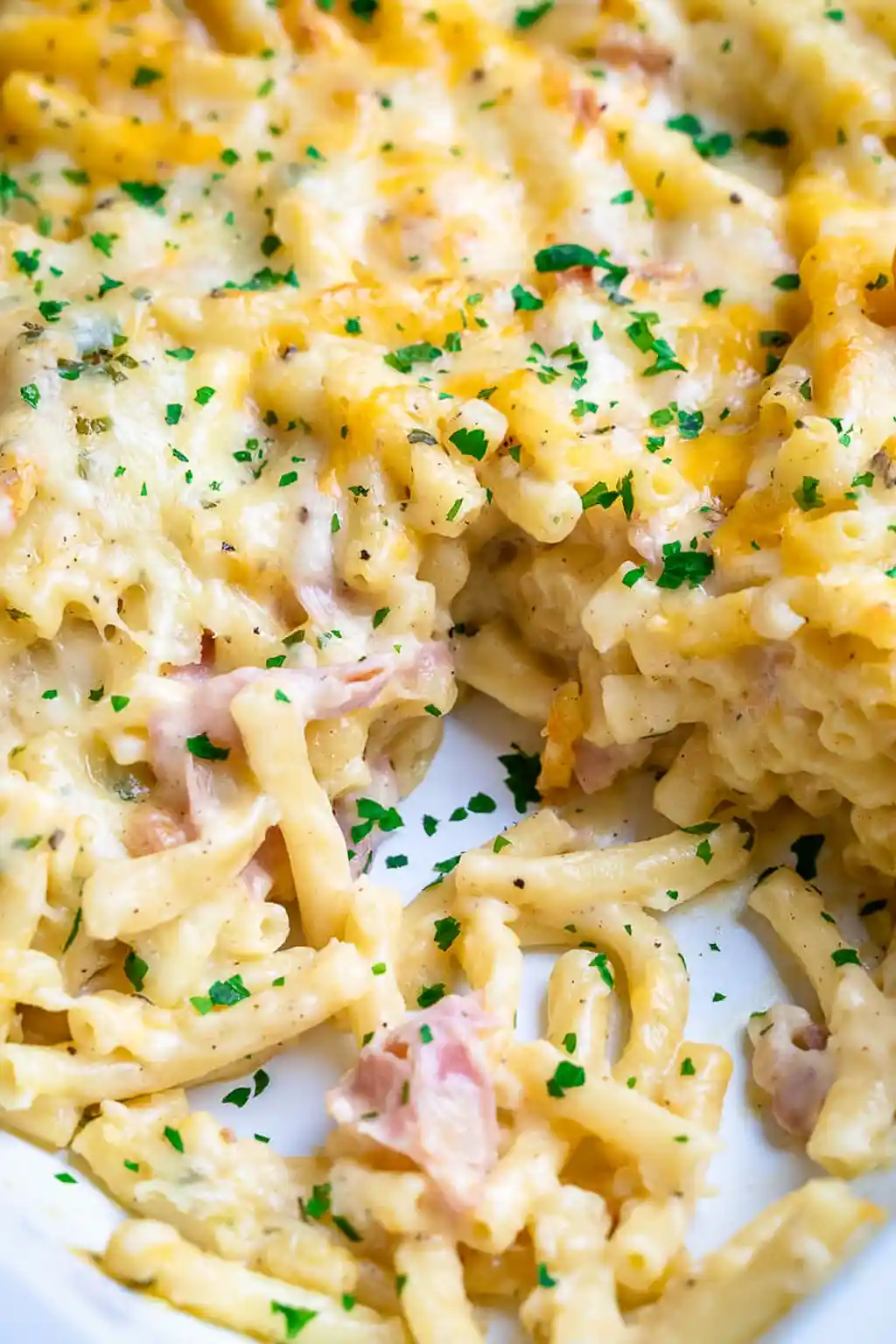 Herzhafter Makkaroni-Auflauf mit Schinken und Käse 3 Recipe image
