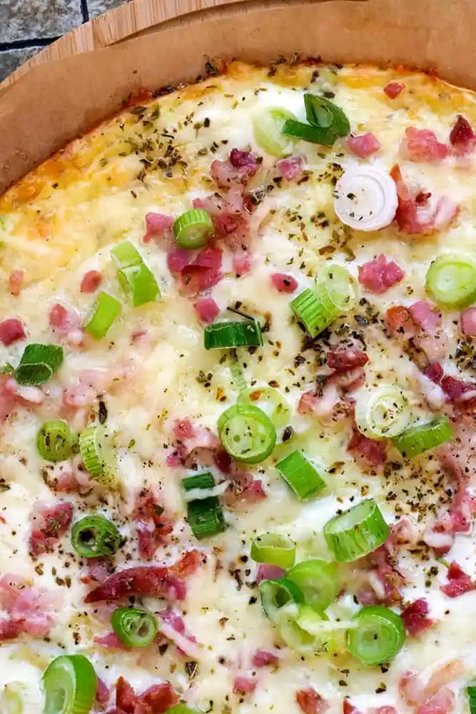 Low Carb Flammkuchen mit Quark-Käse-Boden 3 Recipe image