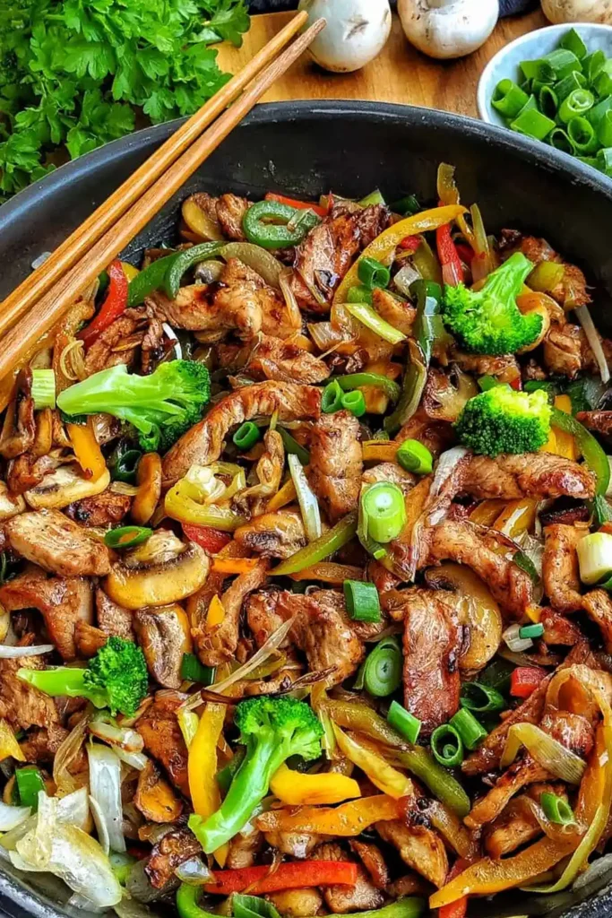 Low Carb Geflügelpfanne mit buntem Gemüse