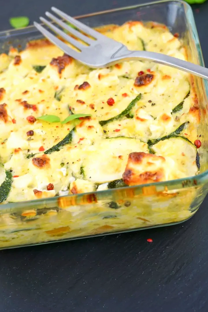 Low Carb Zucchini-Feta-Auflauf: Ein gesundes Ofengericht 3 Recipe image