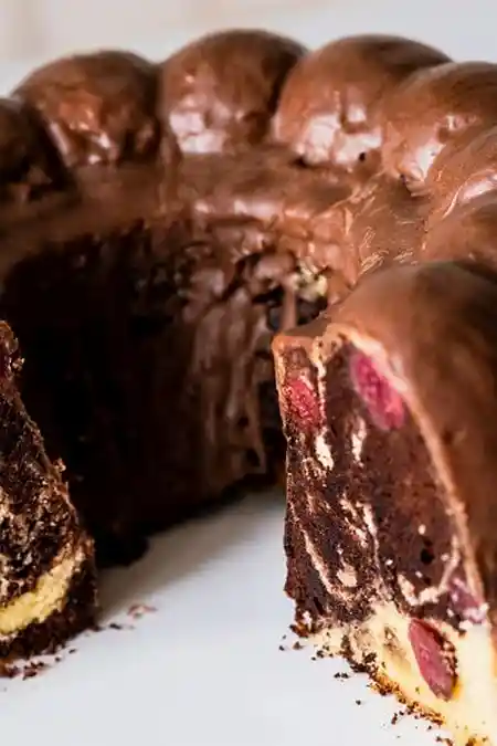 Saftiger Marmorkuchen mit Kirschen 3 Recipe image