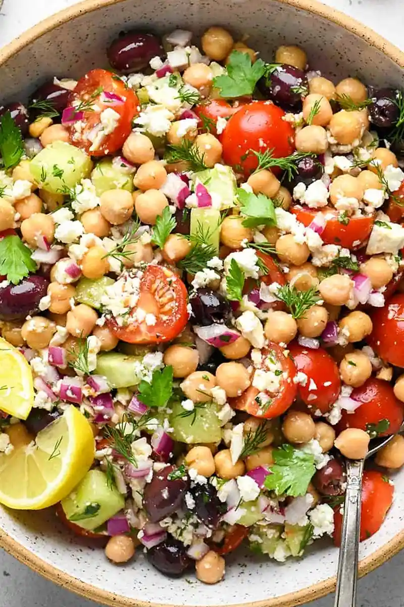 Mediterraner Kichererbsensalat mit Feta 3 Recipe image
