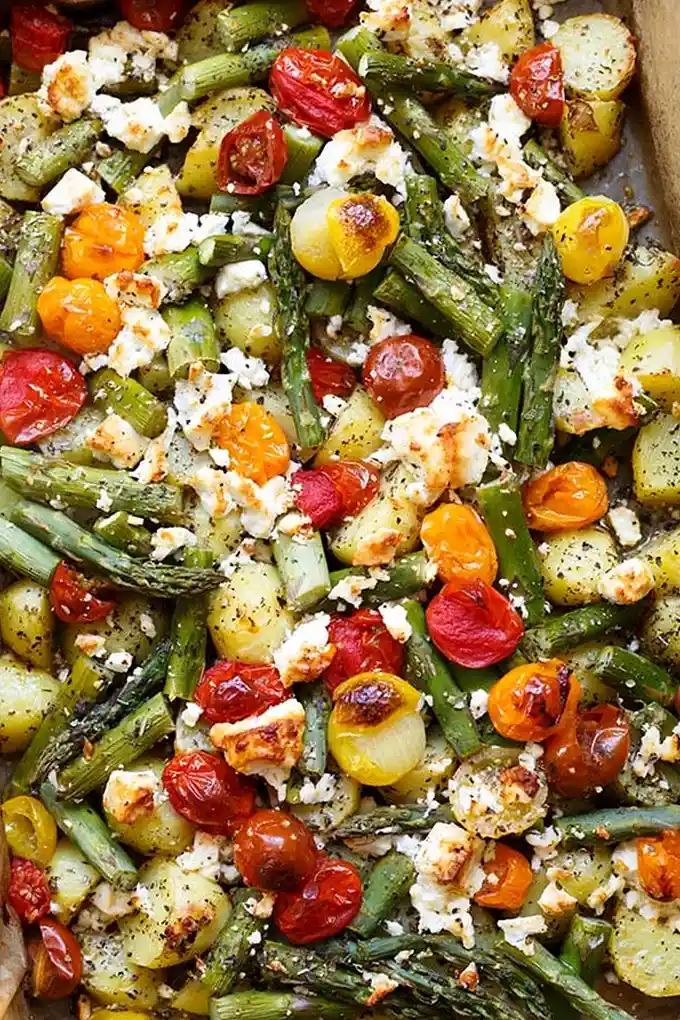 Ofenkartoffeln mit grünem Spargel, Tomaten und Feta 3 Recipe image