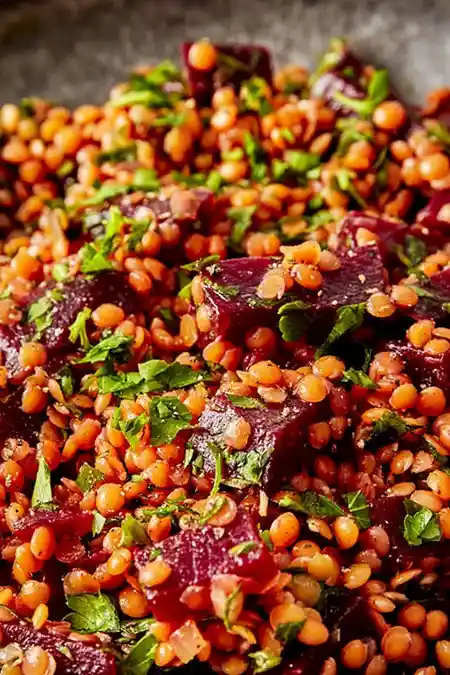 Proteinreicher Rote-Bete-Linsen-Salat: Schnell und Gesund 3 Recipe image