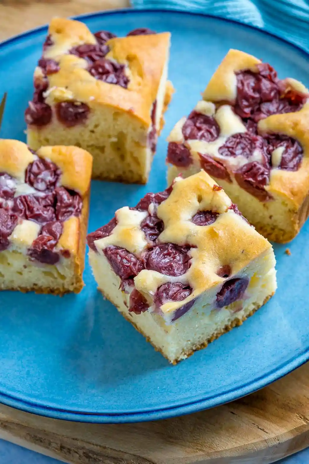 Saftiger Kirsch-Joghurt-Kuchen vom Blech 3 Recipe image
