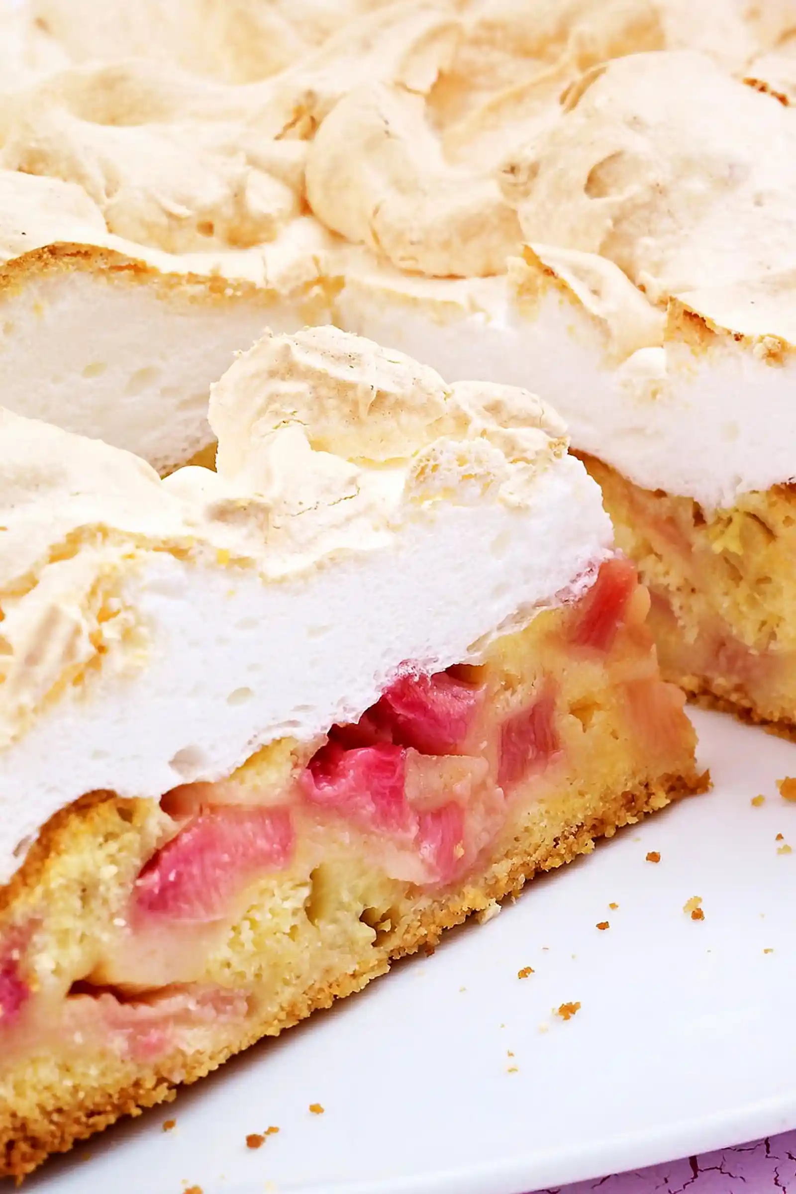 Saftiger Rhabarberkuchen mit Baiser 3 Recipe image