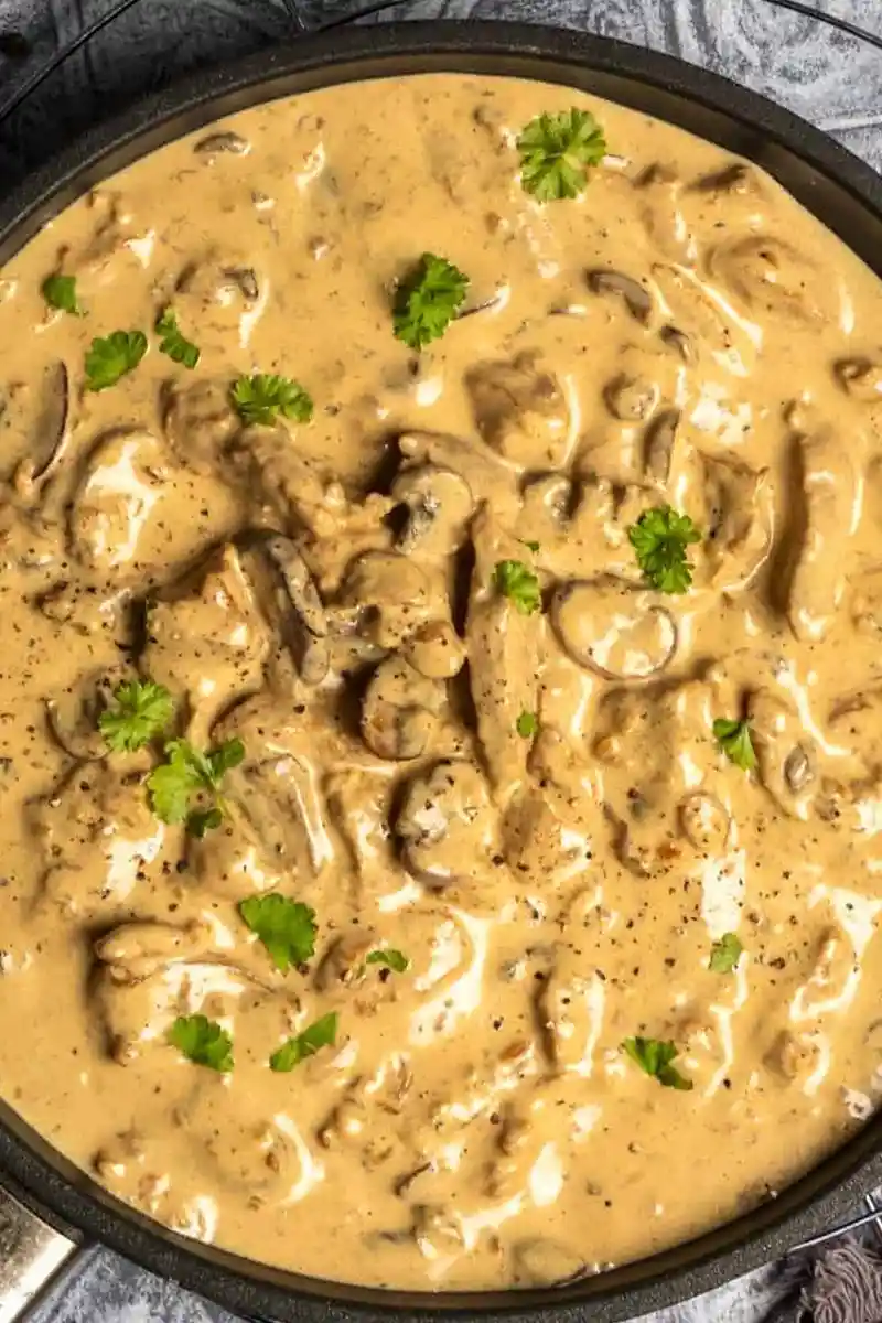 Zürcher Geschnetzeltes: Cremiger Klassiker mit Pilzen 3 Recipe image