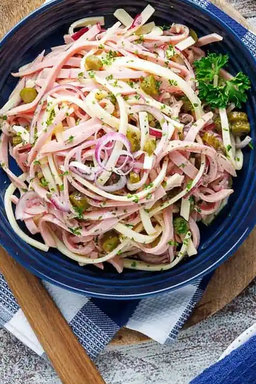 Herzhafter Schweizer Wurstsalat mit Käse und Cornichons 3 Recipe image
