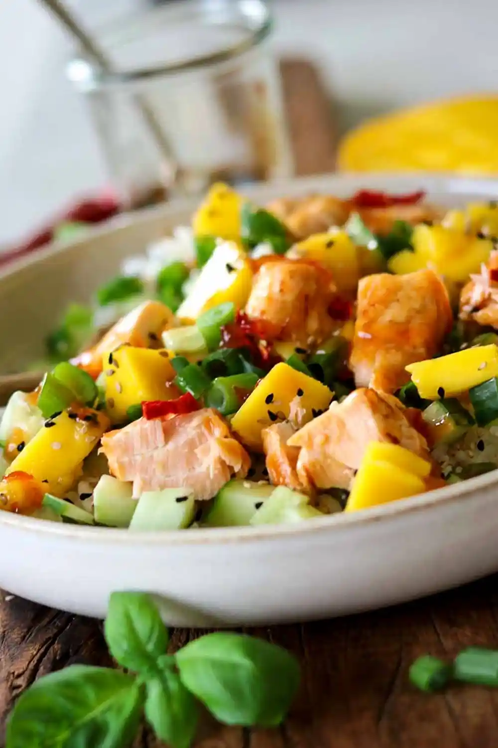 Fruchtiger Reissalat mit Lachs und Mango 3 Recipe image