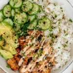 Scharfe Lachs-Bowls mit Kokosreis