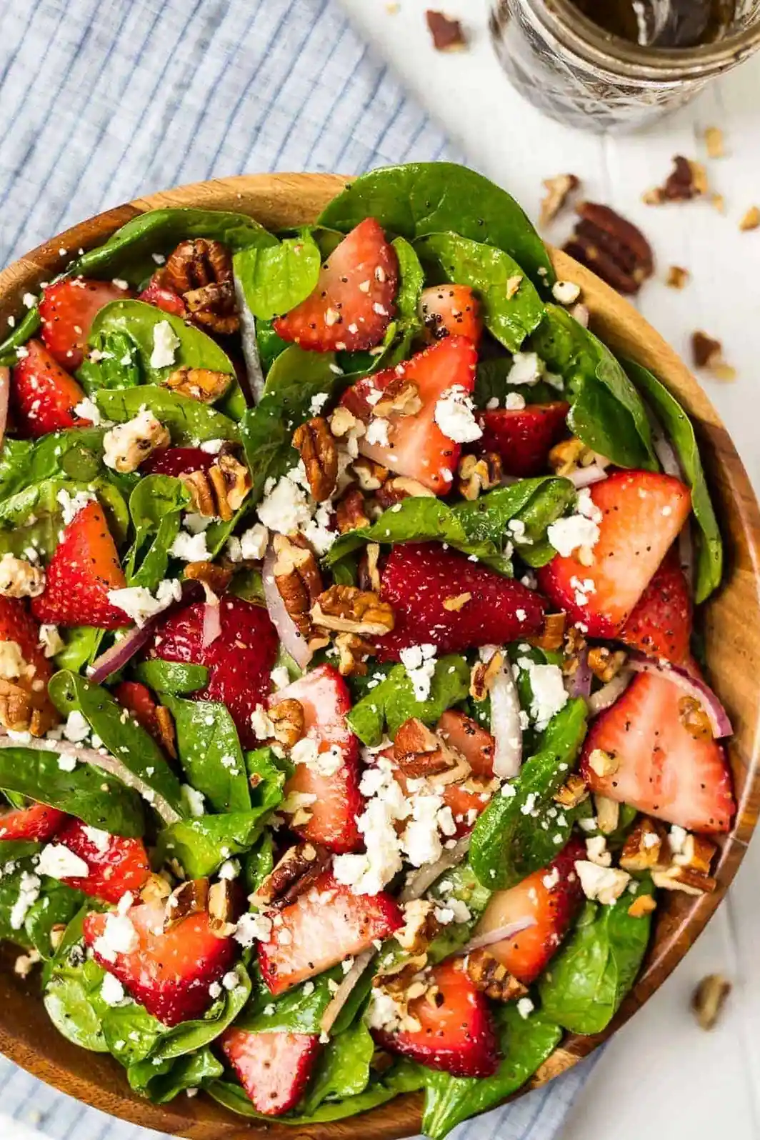 Frischer Erdbeer-Spinat-Salat mit Balsamico-Mohn-Dressing 3 Recipe image