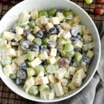 Trauben-Käse-Salat: Herzhaft-Süße Kombination 4 Trauben-Käse-Salat: Herzhaft-Süße Kombination