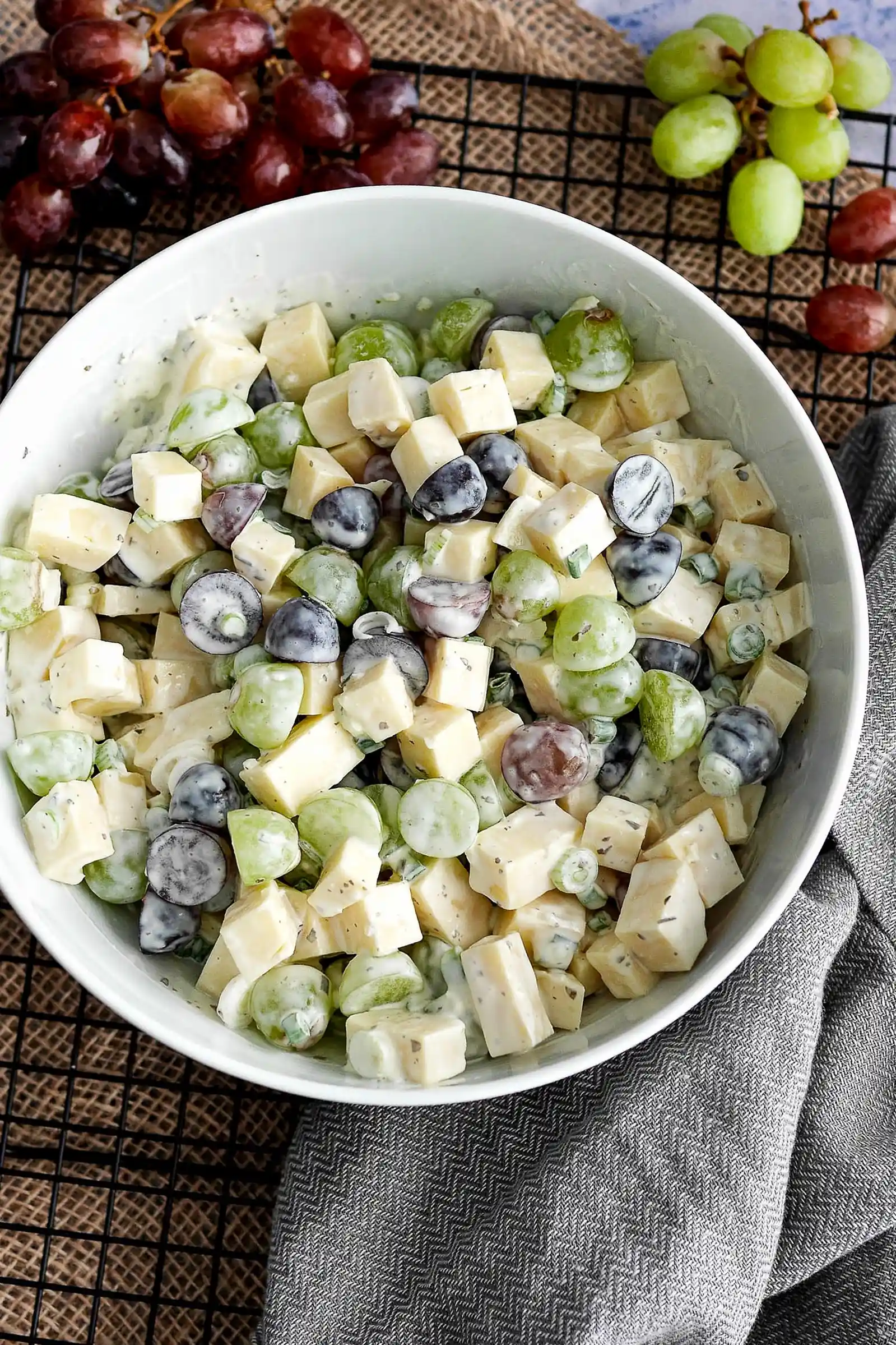 Trauben-Käse-Salat: Herzhaft-Süße Kombination 3 Recipe image
