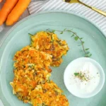 Knusprige Zucchini-Möhren-Puffer mit Haferflocken 4 Knusprige Zucchini-Möhren-Puffer mit Haferflocken