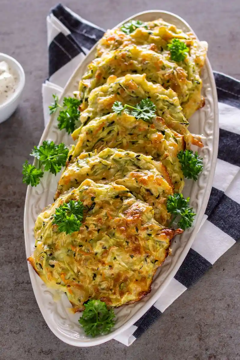 Knusprige Zucchinipuffer aus dem Ofen 3 Recipe image