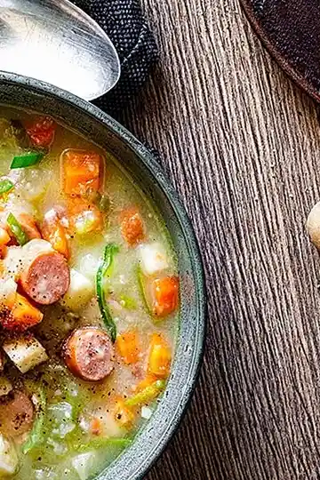 Sämige Berliner Kartoffelsuppe mit Würstchen 3 Recipe image