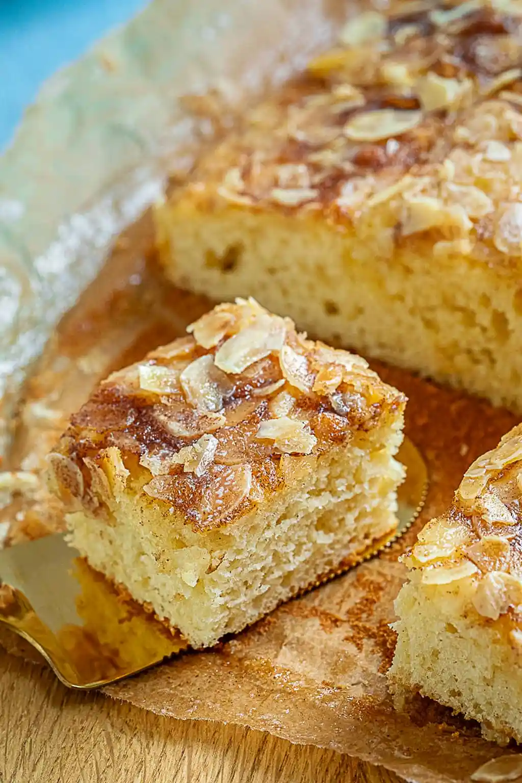 Saftiger Buttermilchkuchen mit Mandel-Zimt-Kruste 3 Recipe image