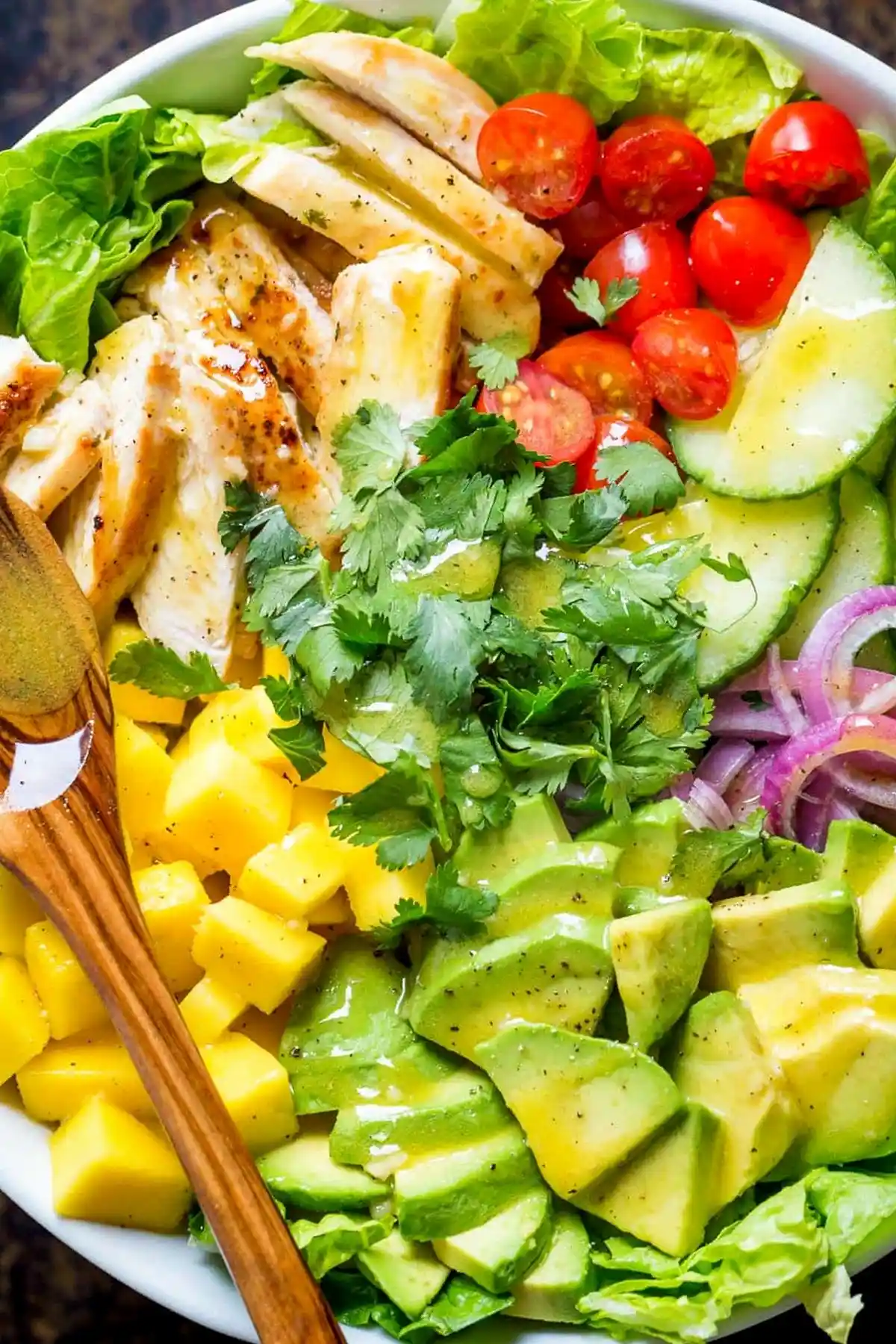 Saftiger Hähnchen-Mango-Avocado-Salat mit Honig-Vinaigrette 3 Recipe image