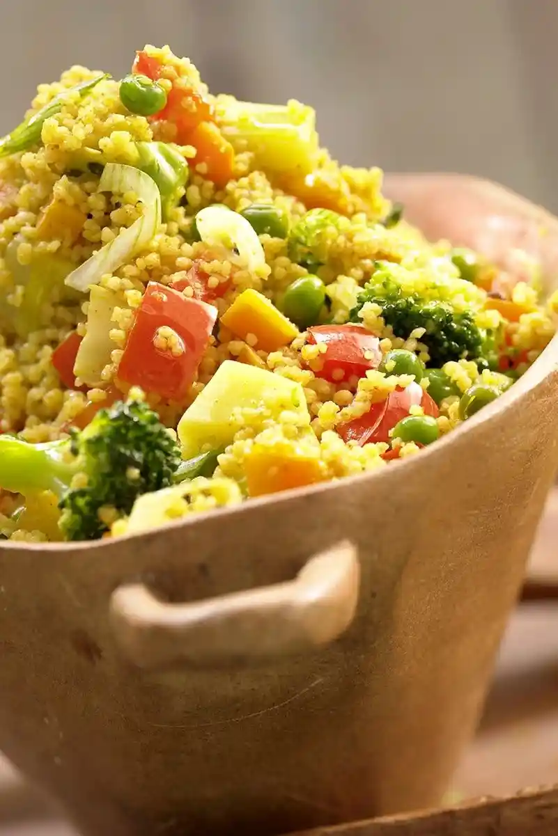 Gesunde Couscous-Gemüse-Pfanne mit Curry und Harissa 3 Recipe image