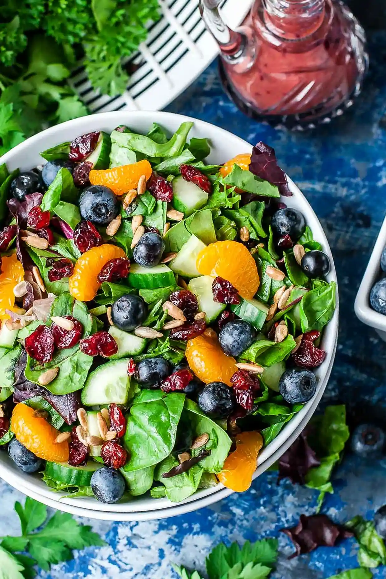 Frischer Beeren-Salat mit Blaubeer-Balsamico-Dressing 3 Recipe image