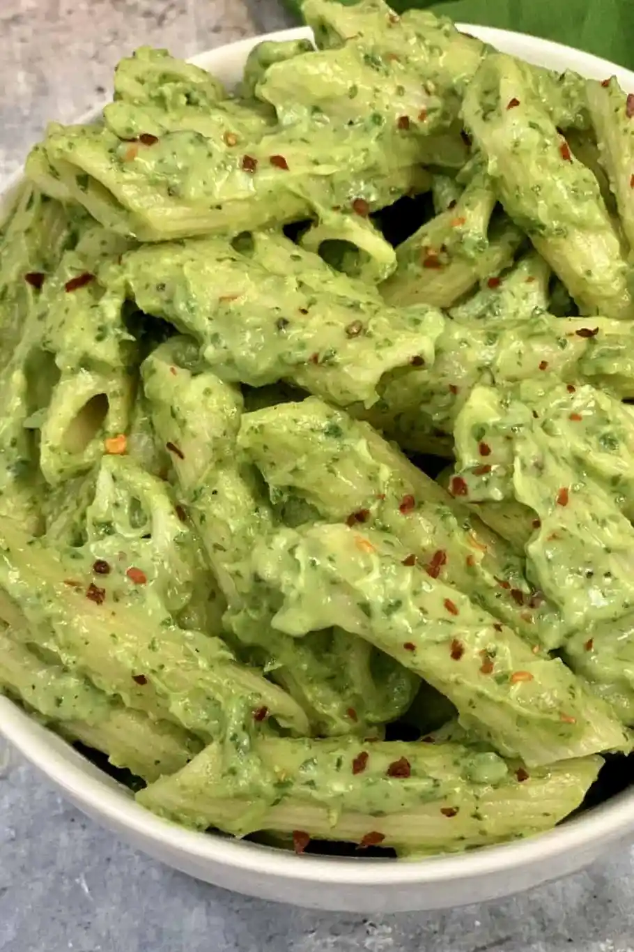 Cremige Avocado-Pasta mit verstecktem Spinat 3 Recipe image