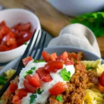Würzige türkische Hackfleisch-Pasta mit Joghurtsauce 4 Würzige türkische Hackfleisch-Pasta mit Joghurtsauce