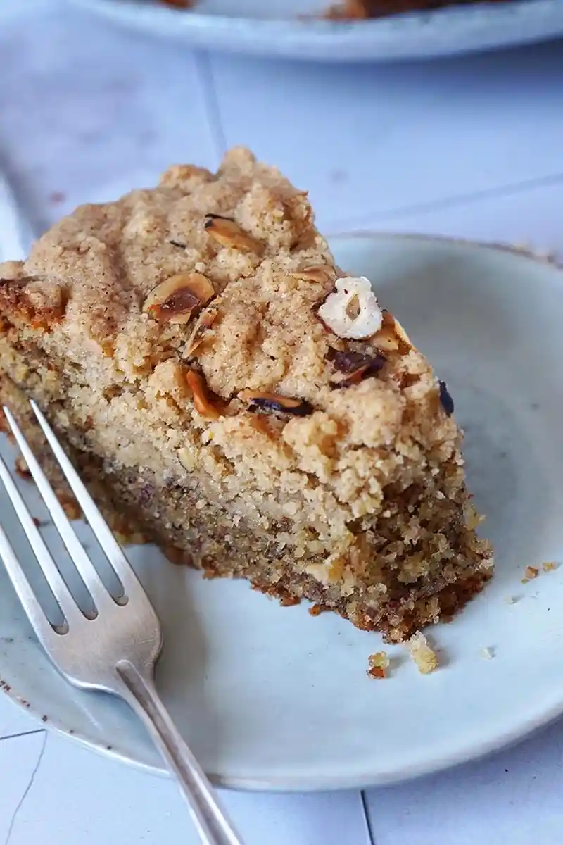 Saftiger Haselnuss-Mandel-Streuselkuchen mit Dinkelmehl 3 Recipe image