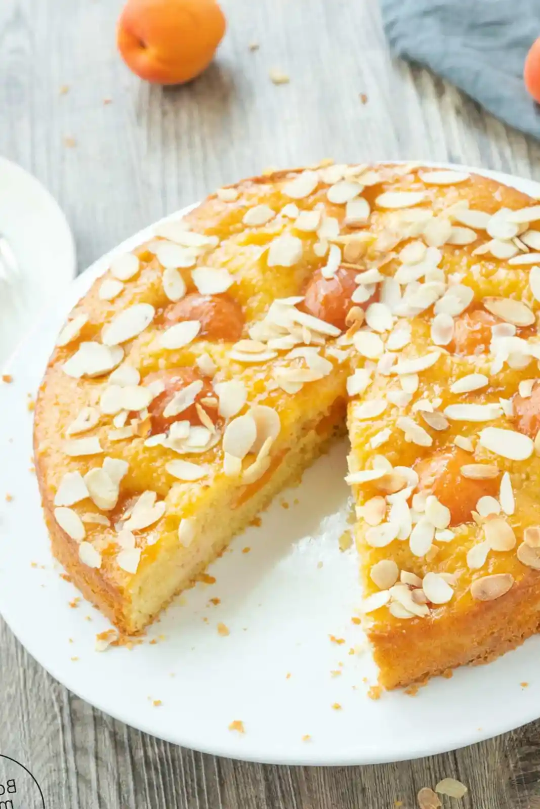 Saftiger Aprikosen-Mandel-Kuchen mit Rührteig 3 Recipe image